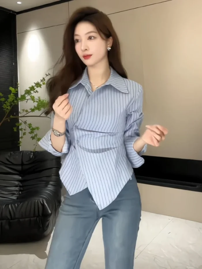 ⁦قميص فضفاض طويل الأكمام مخطط للنساء⁩ - الصورة ⁦2⁩