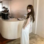 ⁦طقم بنطال نسائي واسع الساق مكون من قطعتين⁩ - الصورة ⁦6⁩