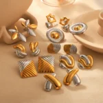 ⁦أقراط على شكل قلب ذهبي وفضي للنساء⁩ - الصورة ⁦5⁩