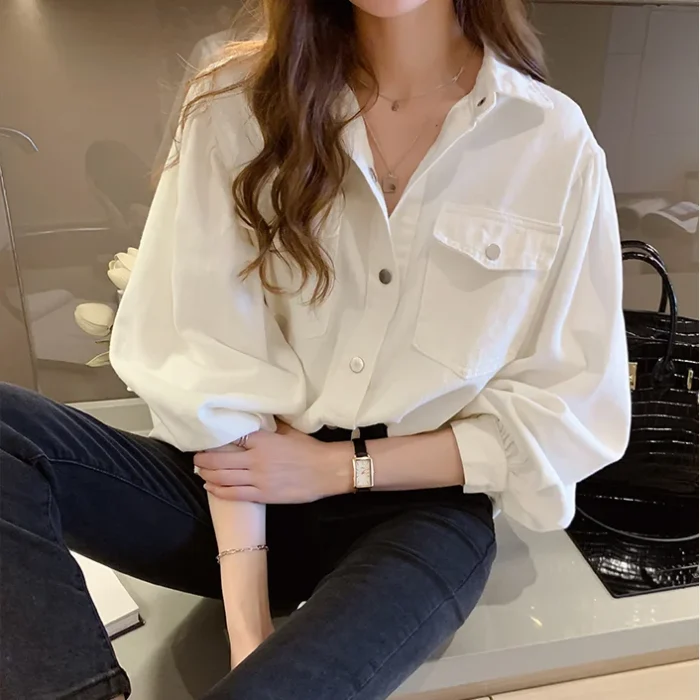 ⁦بلوزة نسائية أنيقة  ذات ياقة و أكمام طويلة⁩ - الصورة ⁦1⁩